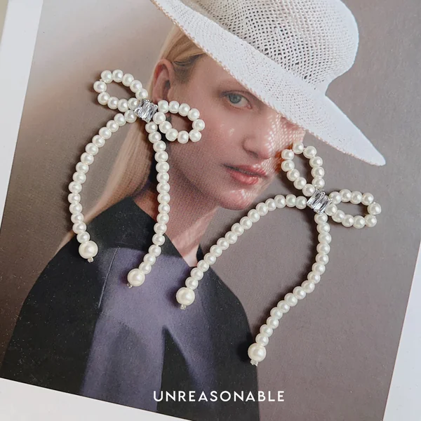 ต่างหูโบว์ มุกแก้ว Glass Pearl ต่างหูคลิป ต่างหูก้านเงินแท้ UA0934-01 Unreasonable Accessories image 3 ต่างหูโบว์ มุกแก้ว Glass Pearl ต่างหูคลิป ต่างหูก้านเงินแท้ UA0934-01 Unreasonable Accessories image 3