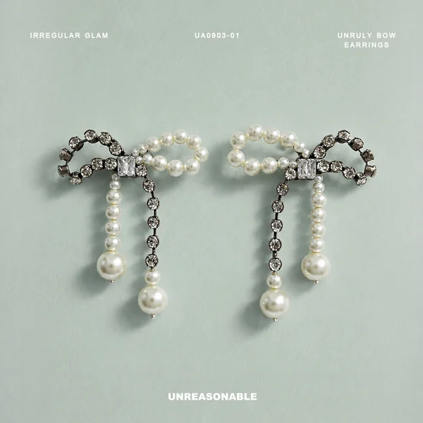 Unruly Bow Earrings ต่างหูโบว์มุกคริสตัล สีขาว UA0903-01 Unreasonable Accessories image 1