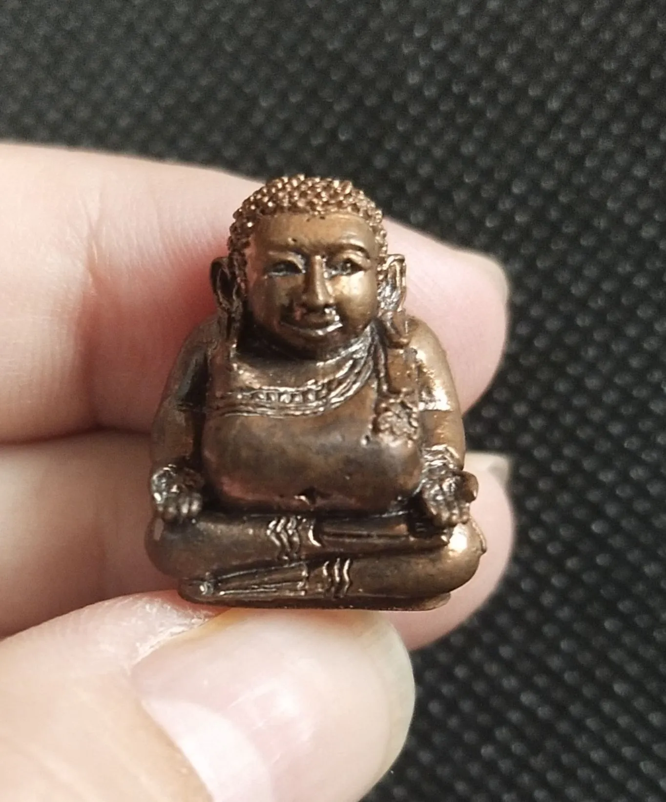 พระสังกัจจายน์น้อยร้อยล้าน เนื้อสัมฤทธิ์มหาชนวน พ่อท่านคลิ้ง วัดถลุงทอง จ.นครศรีธรรมราช ปี 2557 (เลข960)